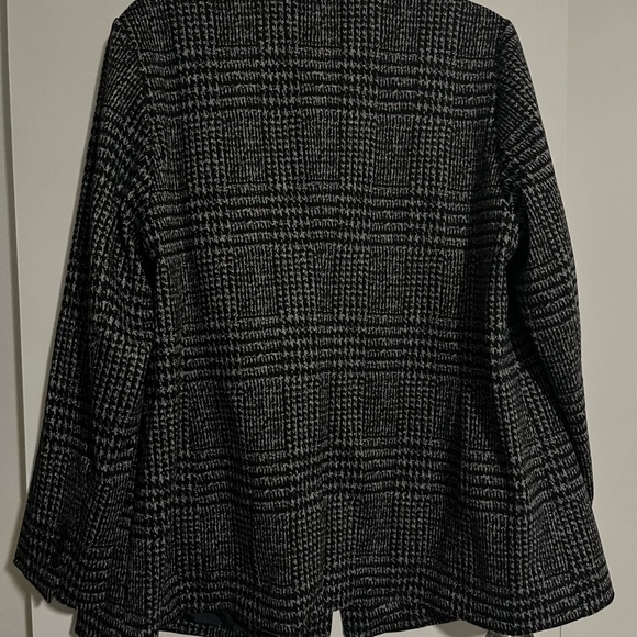 Blazer - Picture 2 of 4